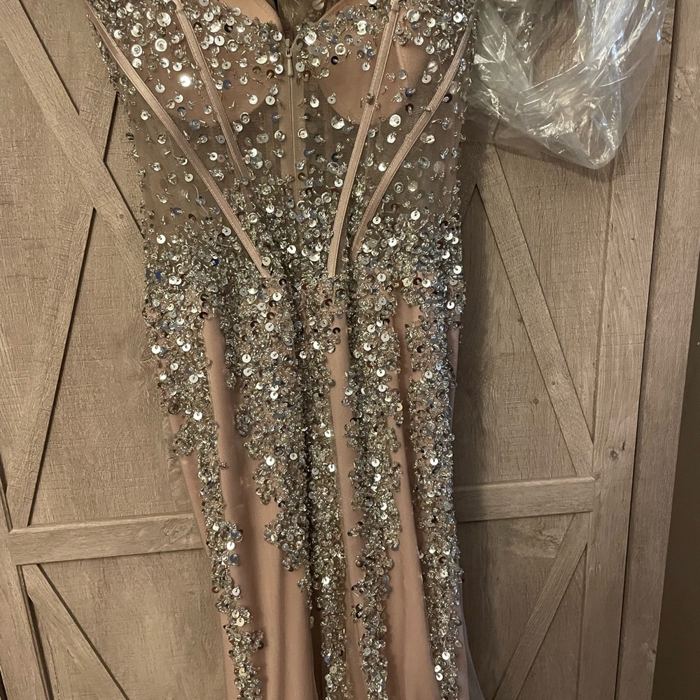 PROM DRESS - Picture 5 of 6